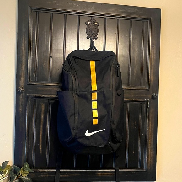Nike Elite Hoops Backpack in Black - Picture 1 of 10